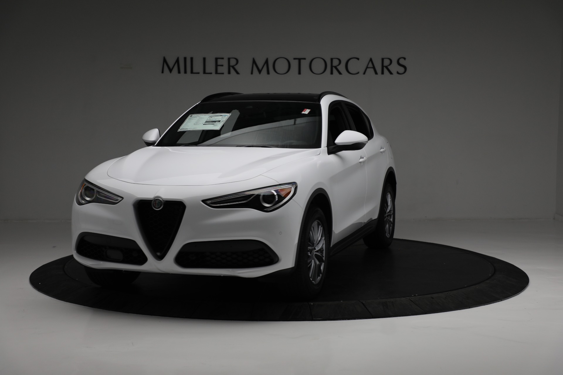 New 2022 Alfa Romeo Stelvio Sprint for sale Sold at McLaren Greenwich in Greenwich CT 06830 1