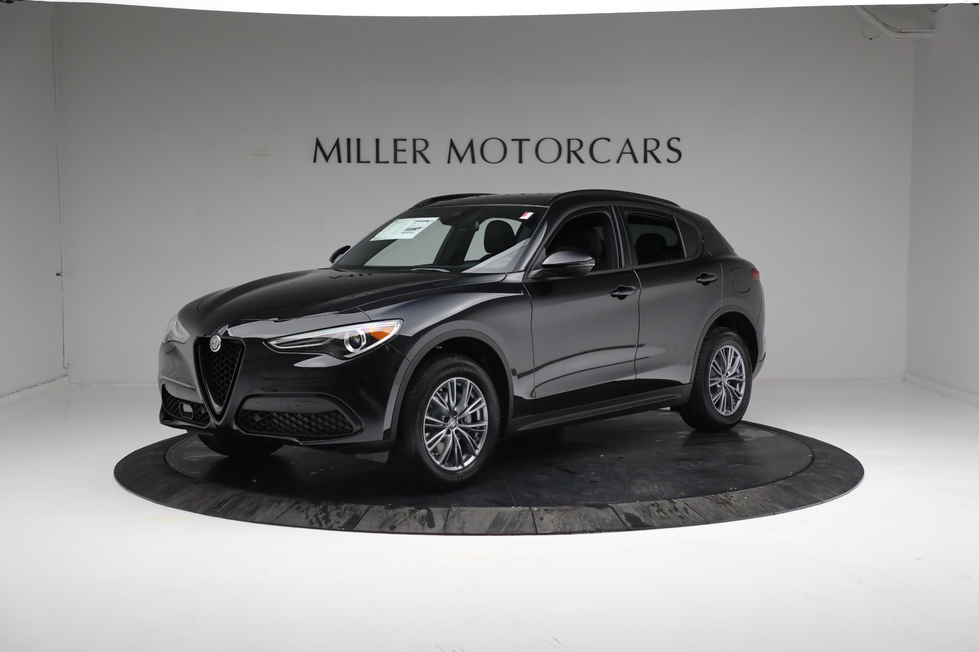 New 2022 Alfa Romeo Stelvio Sprint for sale Sold at McLaren Greenwich in Greenwich CT 06830 1