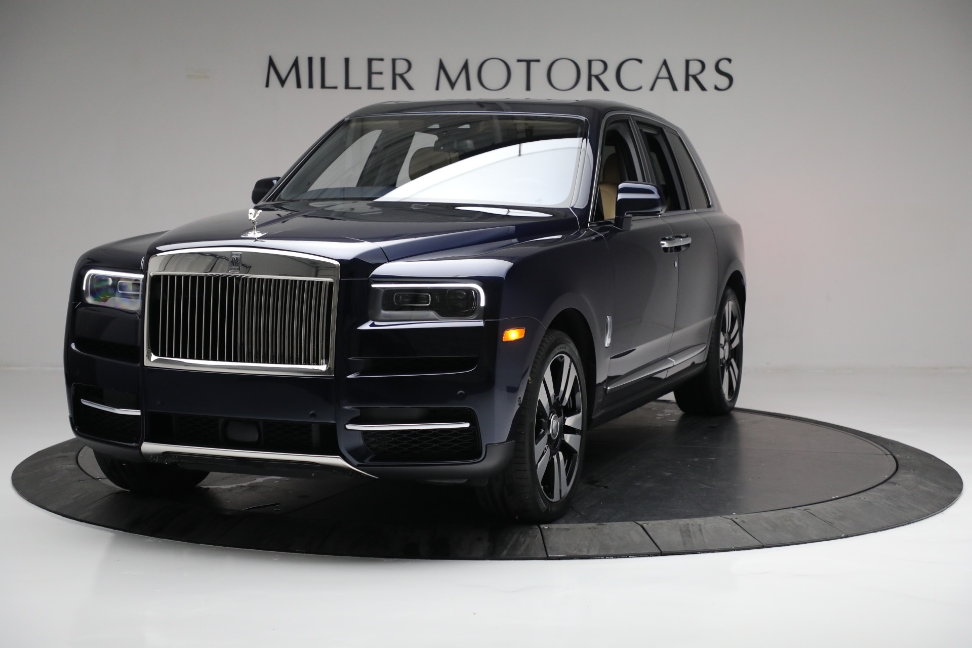 Used 2019 Rolls-Royce Cullinan for sale Sold at McLaren Greenwich in Greenwich CT 06830 1