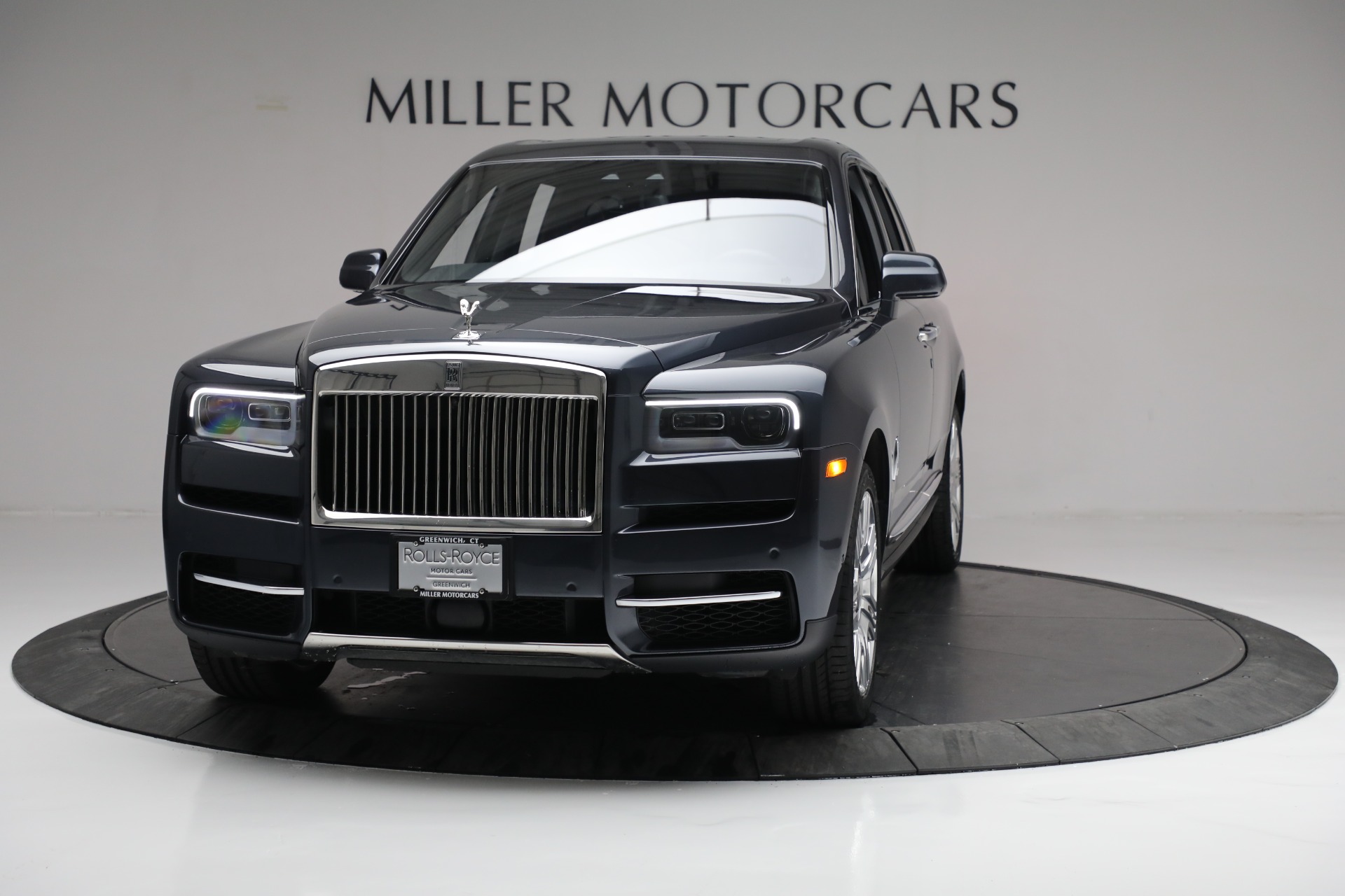 File2019 RollsRoyce Cullinan in Arctic White front leftjpg  Wikimedia  Commons