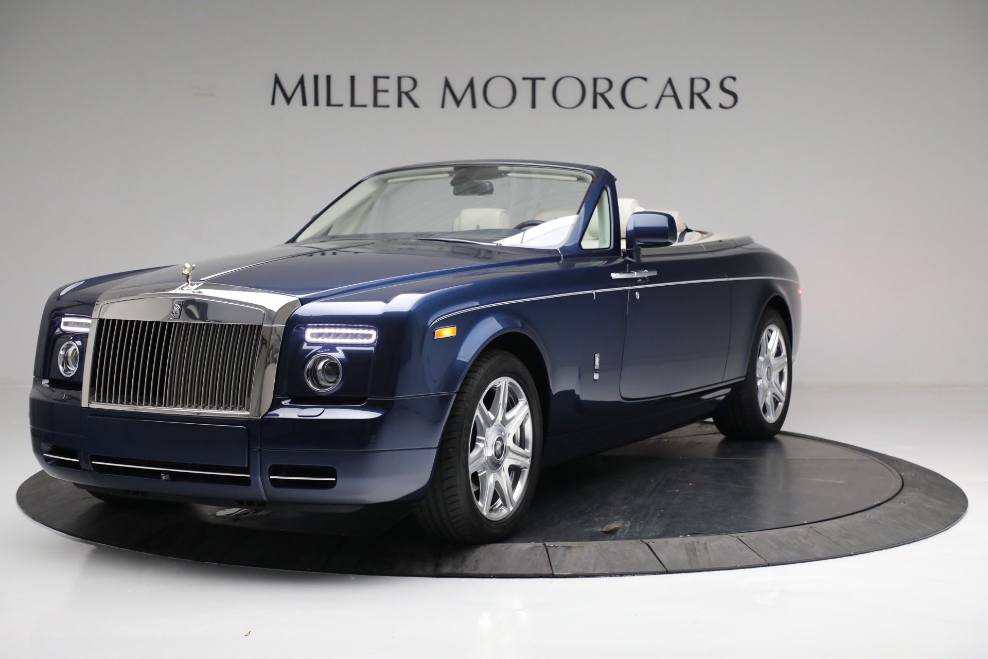Used 2011 Rolls-Royce Phantom Drophead Coupe for sale Sold at McLaren Greenwich in Greenwich CT 06830 1