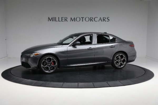 Used 2022 Alfa Romeo Giulia Veloce for sale $36,900 at McLaren Greenwich in Greenwich CT 06830 4