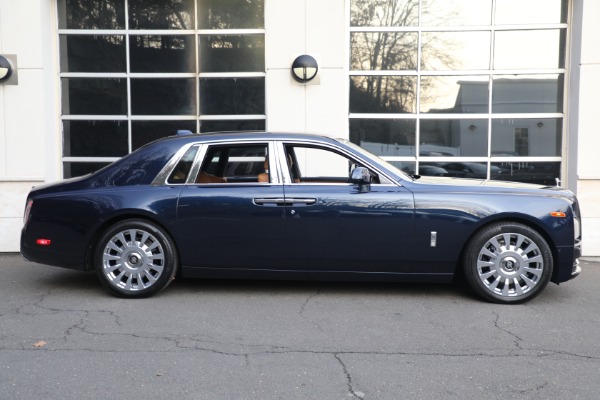 Used 2022 Rolls-Royce Phantom for sale Sold at McLaren Greenwich in Greenwich CT 06830 4