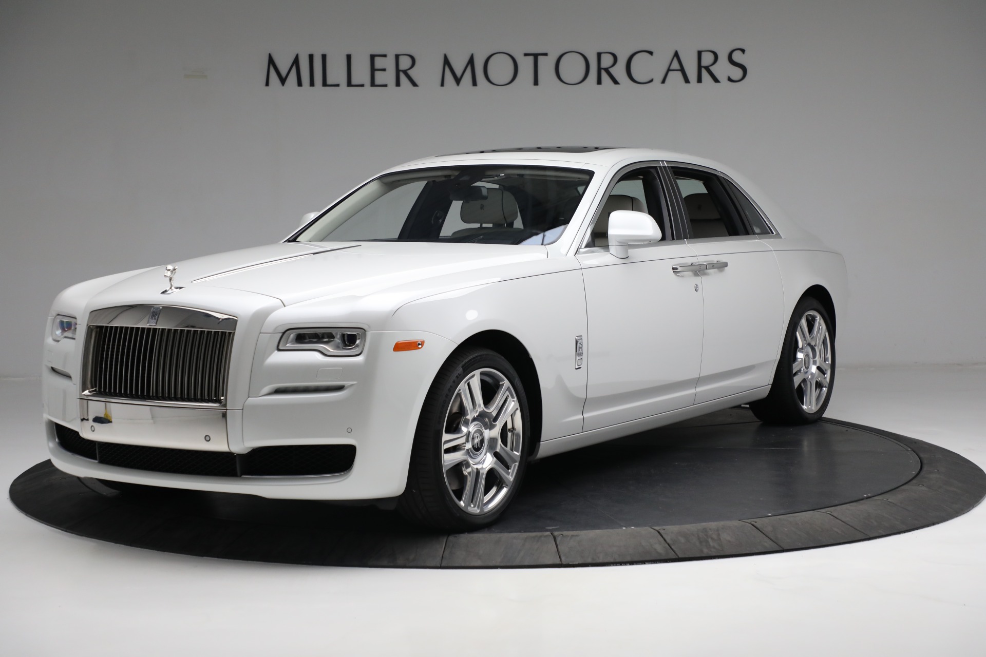 Used 2017 Rolls-Royce Ghost for sale $229,900 at McLaren Greenwich in Greenwich CT 06830 1