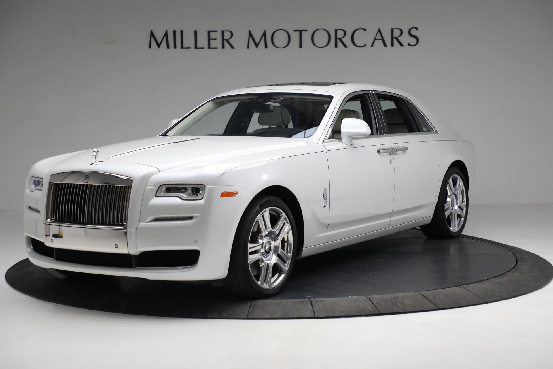 Used 2017 Rolls-Royce Ghost for sale Sold at McLaren Greenwich in Greenwich CT 06830 1