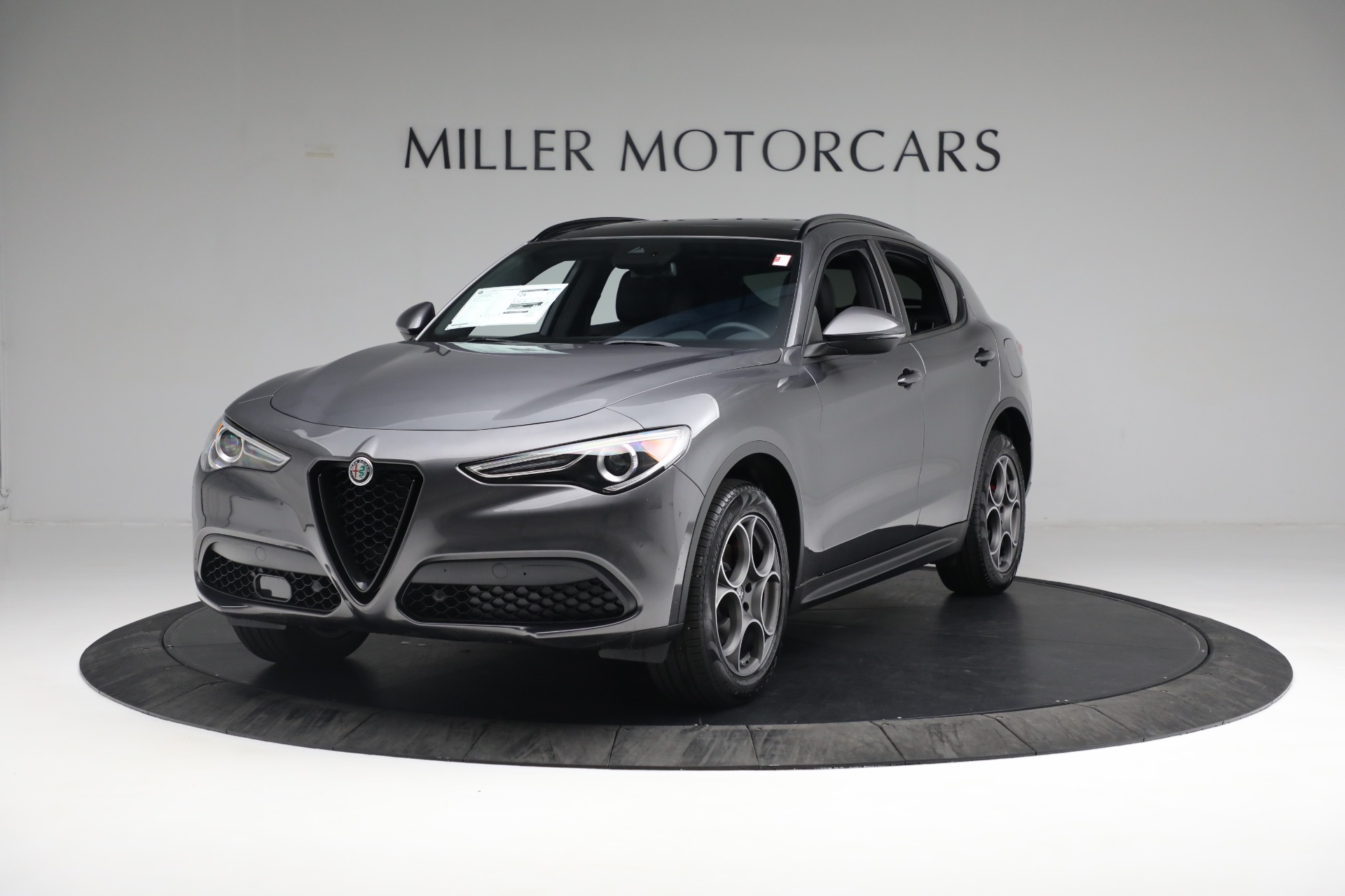 New 2022 Alfa Romeo Stelvio Sprint for sale $52,905 at McLaren Greenwich in Greenwich CT 06830 1
