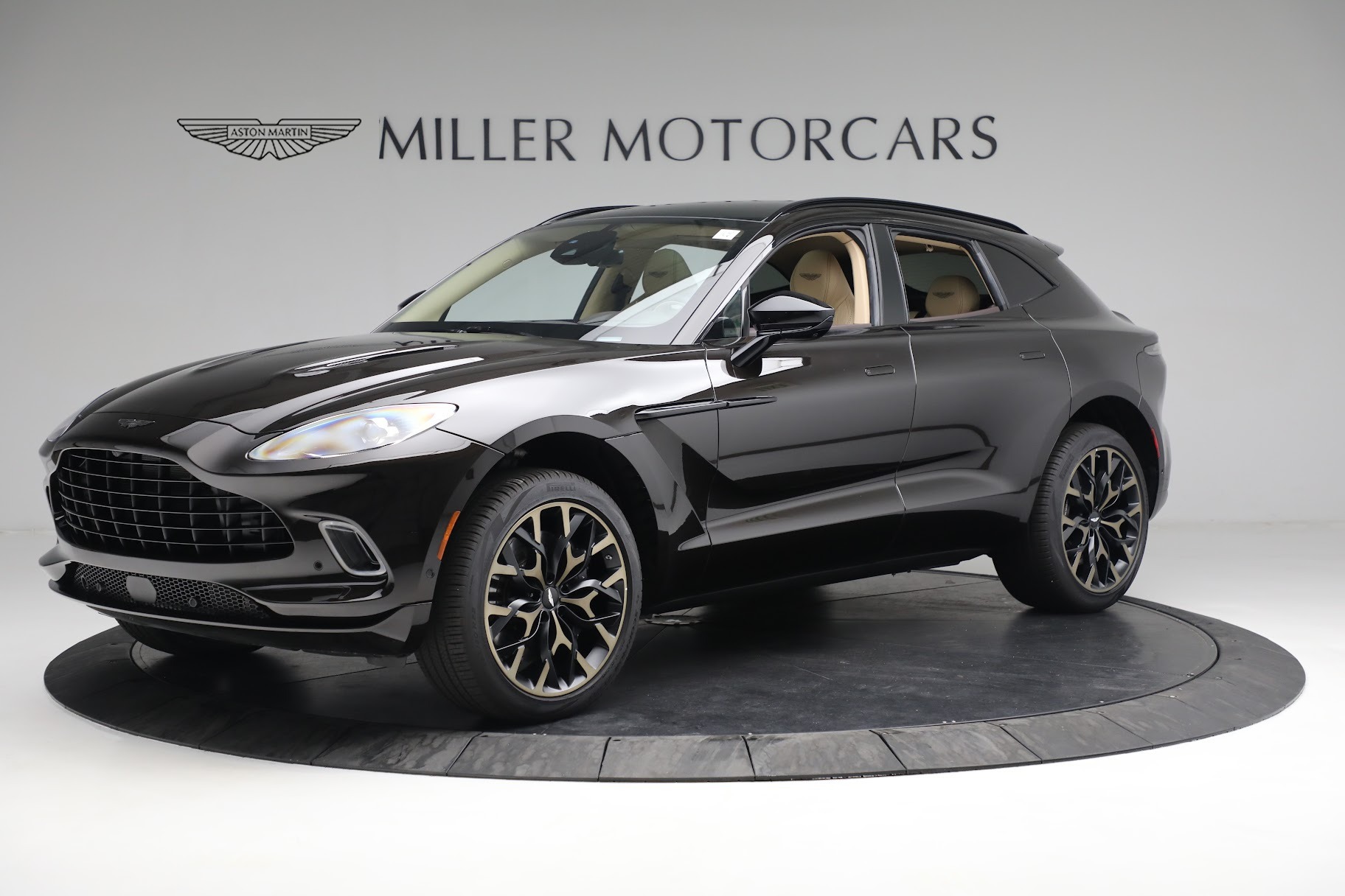 Used 2022 Aston Martin DBX for sale $105,900 at McLaren Greenwich in Greenwich CT 06830 1