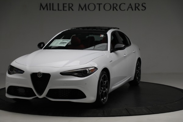 New 2022 Alfa Romeo Giulia Veloce for sale Sold at McLaren Greenwich in Greenwich CT 06830 1