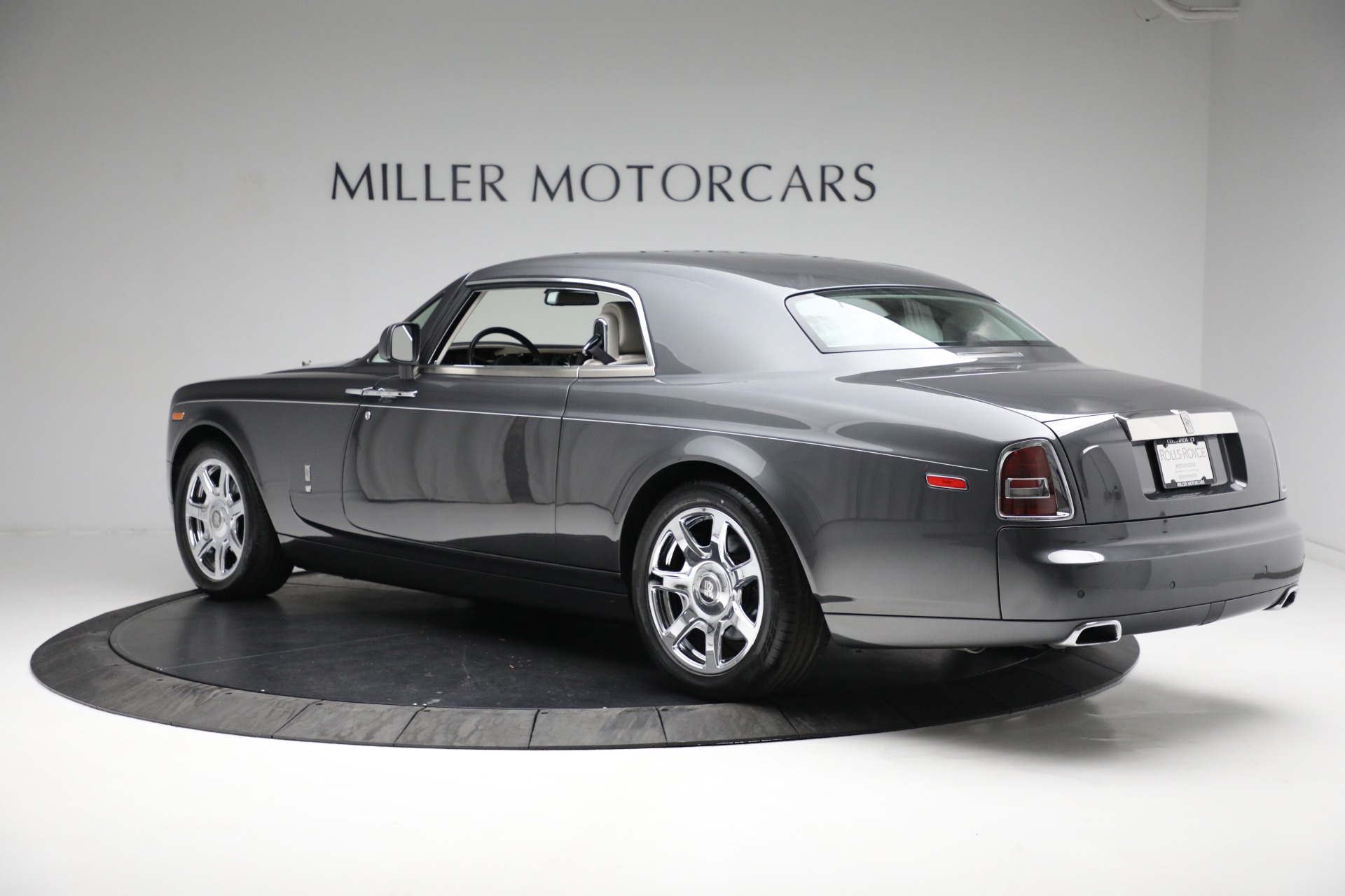 RollsRoyce Phantom VII 675 i V12 48V 460 Hp 2003 2004 2005 2006 2007 2008 2009 2010 2011 2012 thông số kỹ thuật đánh giá và giá lăn bánh mới nhất XEZii #40 RollsRoyce Phantom VII 675 i V12 48V 460 Hp 2003 2004 2005 2006 2007 2008 2009 2010 2011 2012 thông số kỹ thuật đánh giá và giá lăn bánh mới nhất XEZii