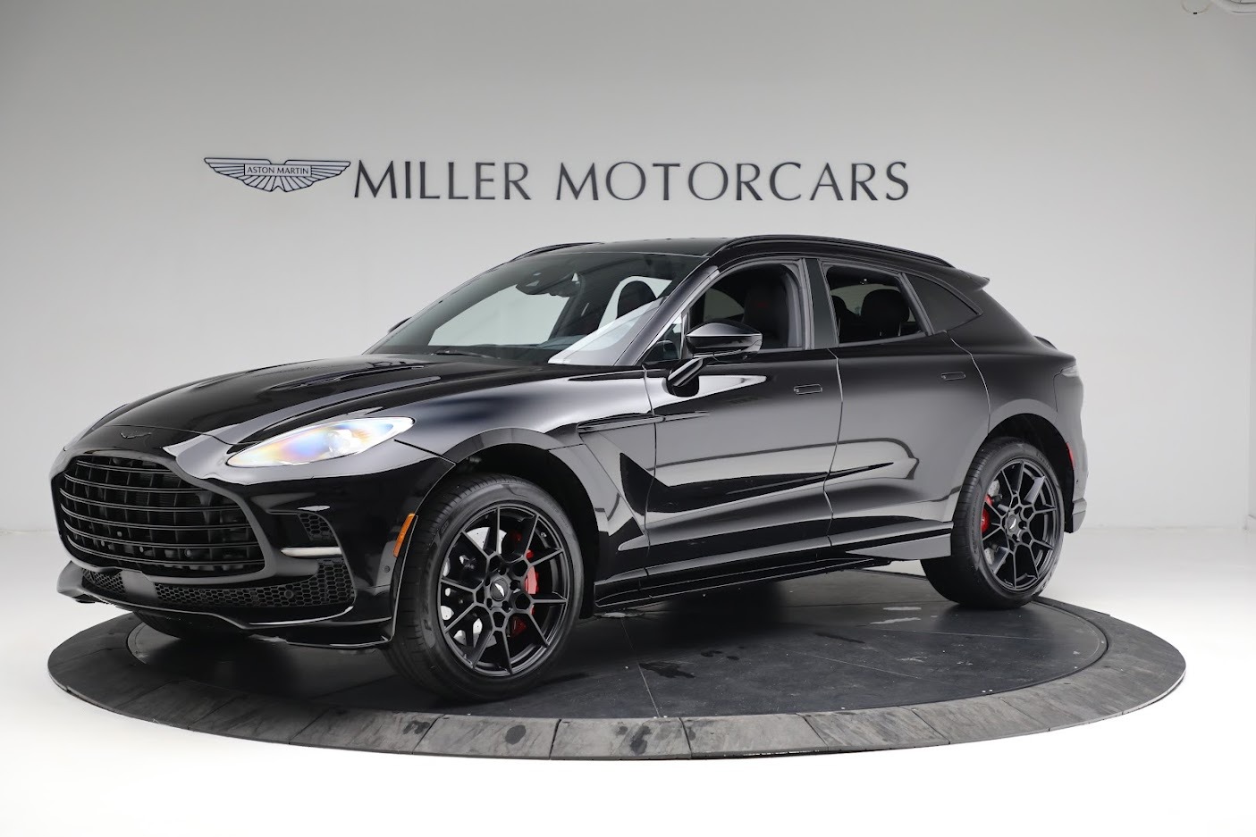 Used 2023 Aston Martin DBX 707 for sale $269,016 at McLaren Greenwich in Greenwich CT 06830 1