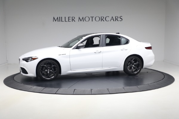 Used 2023 Alfa Romeo Giulia Estrema for sale $32,900 at McLaren Greenwich in Greenwich CT 06830 2