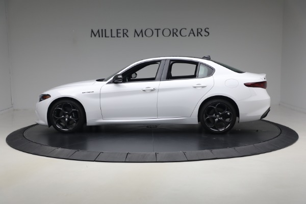 Used 2023 Alfa Romeo Giulia Estrema for sale $32,900 at McLaren Greenwich in Greenwich CT 06830 3