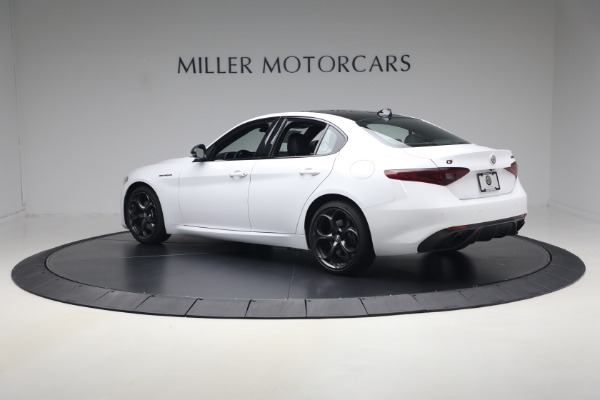 Used 2023 Alfa Romeo Giulia Estrema for sale $32,900 at McLaren Greenwich in Greenwich CT 06830 4