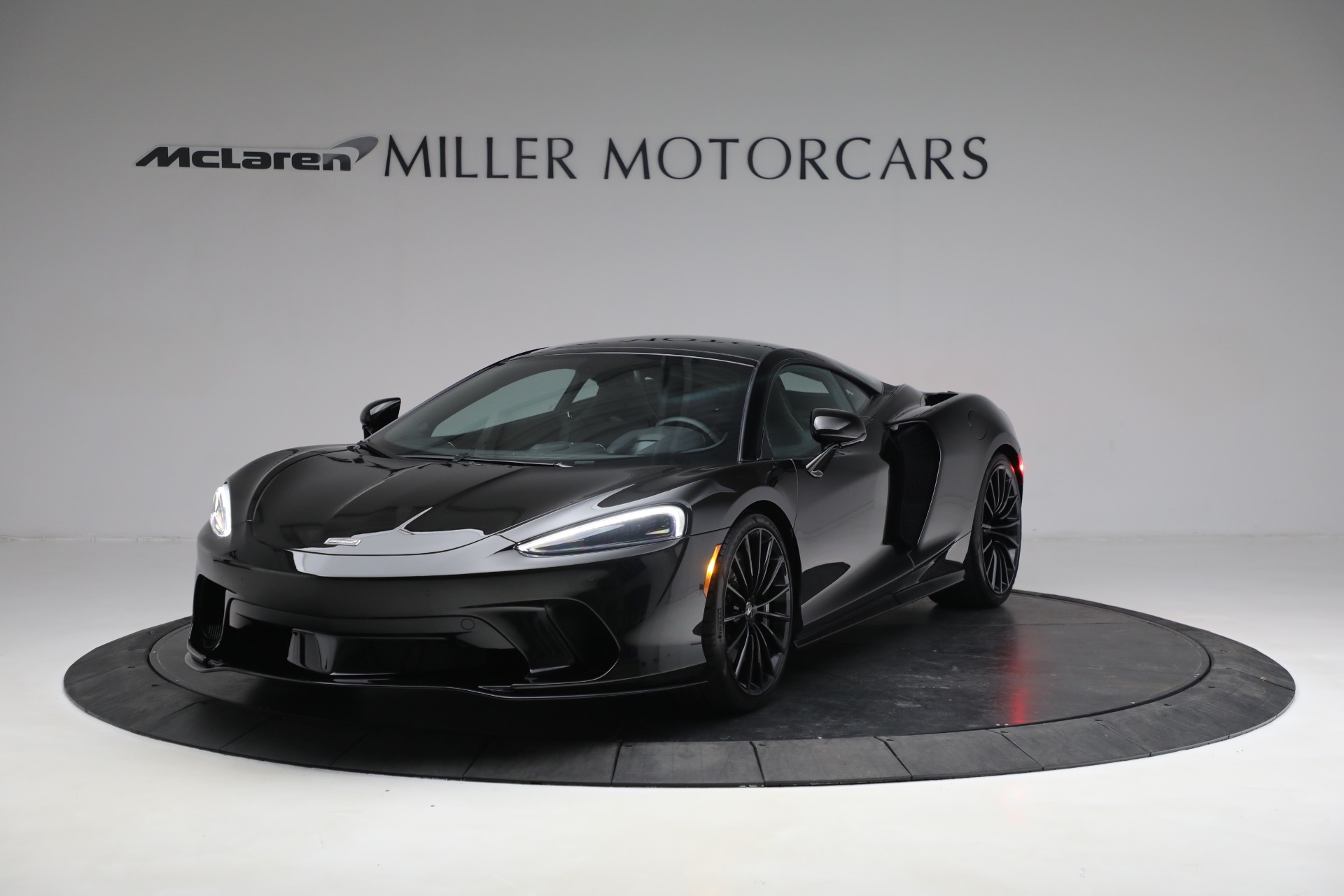 Used 2021 McLaren GT Luxe for sale Sold at McLaren Greenwich in Greenwich CT 06830 1