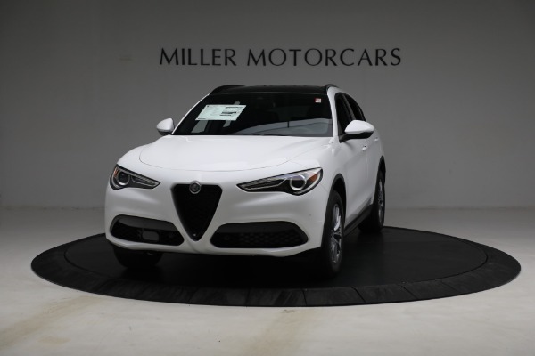 New 2023 Alfa Romeo Stelvio Sprint for sale $51,665 at McLaren Greenwich in Greenwich CT 06830 1