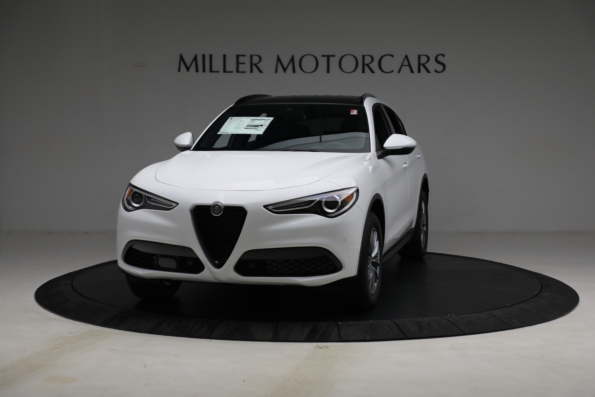 New 2023 Alfa Romeo Stelvio Sprint for sale $51,665 at McLaren Greenwich in Greenwich CT 06830 1