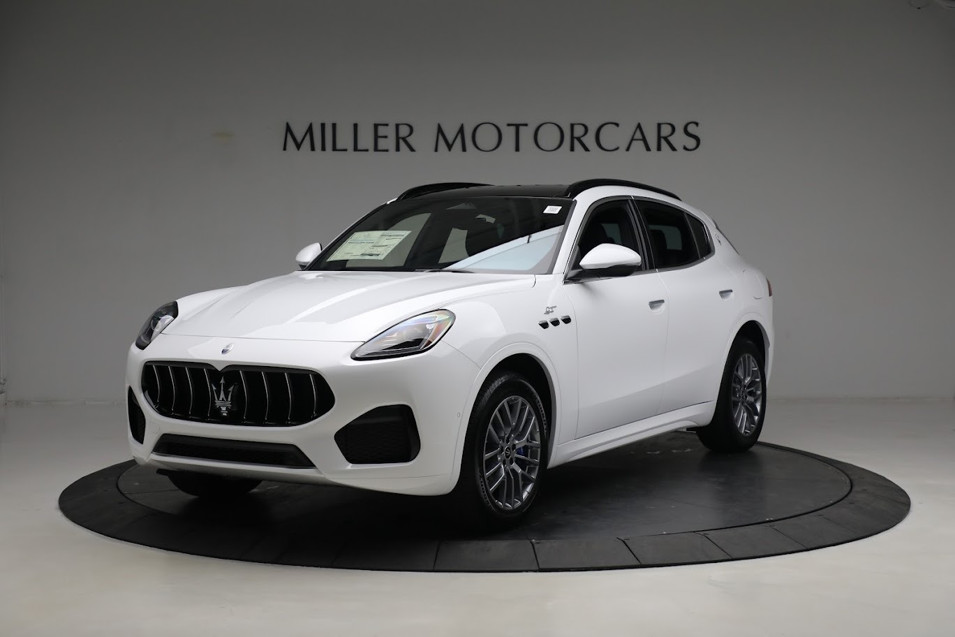 New 2023 Maserati Grecale GT for sale $69,397 at McLaren Greenwich in Greenwich CT 06830 1