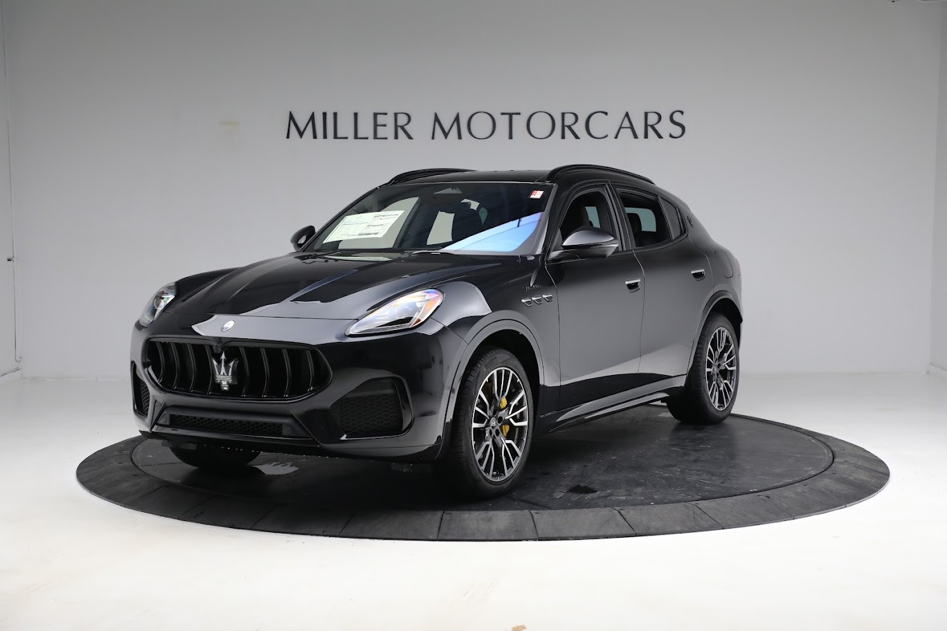 New 2023 Maserati Grecale Modena for sale $86,457 at McLaren Greenwich in Greenwich CT 06830 1