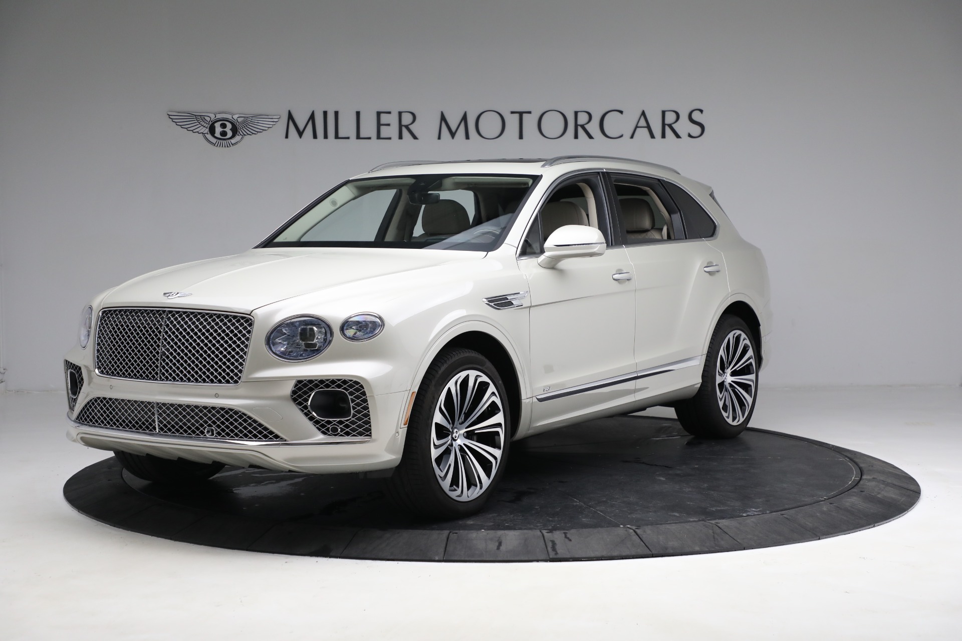 Used 2022 Bentley Bentayga V8 for sale Sold at McLaren Greenwich in Greenwich CT 06830 1