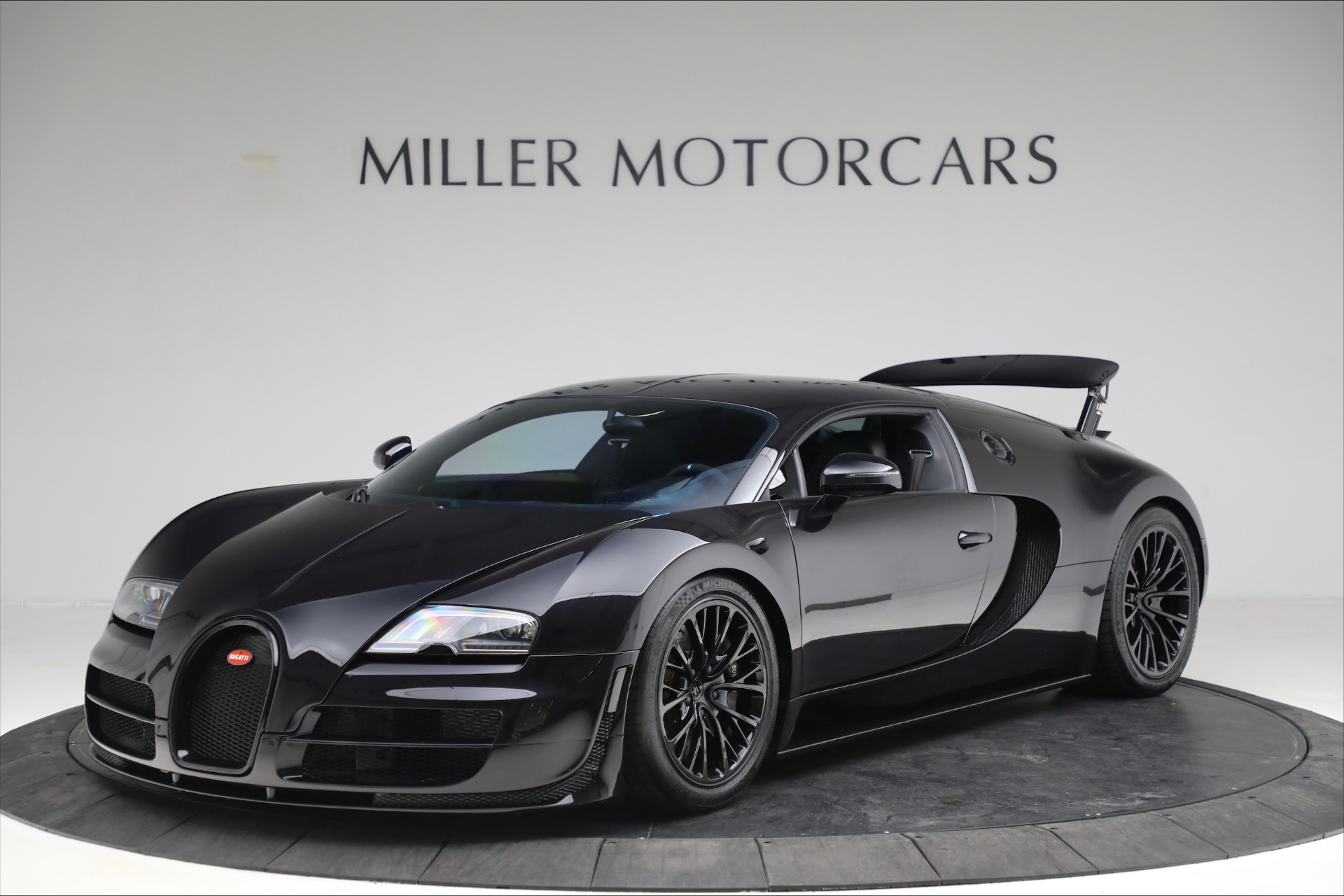 Used 2012 Bugatti Veyron 16.4 Super Sport for sale Sold at McLaren Greenwich in Greenwich CT 06830 1