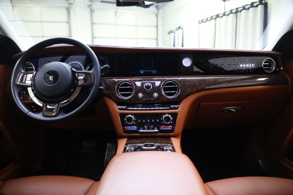Used 2022 Rolls-Royce Ghost EWB for sale $345,900 at McLaren Greenwich in Greenwich CT 06830 4