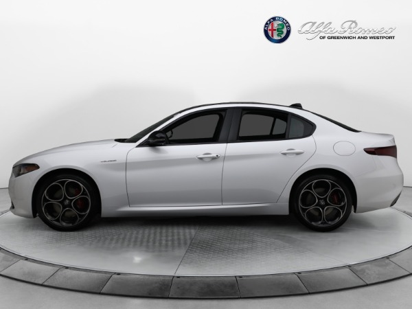 New 2023 Alfa Romeo Giulia Veloce for sale $53,085 at McLaren Greenwich in Greenwich CT 06830 4