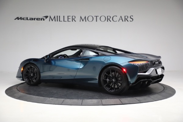 New 2023 McLaren Artura TechLux for sale $263,525 at McLaren Greenwich in Greenwich CT 06830 4