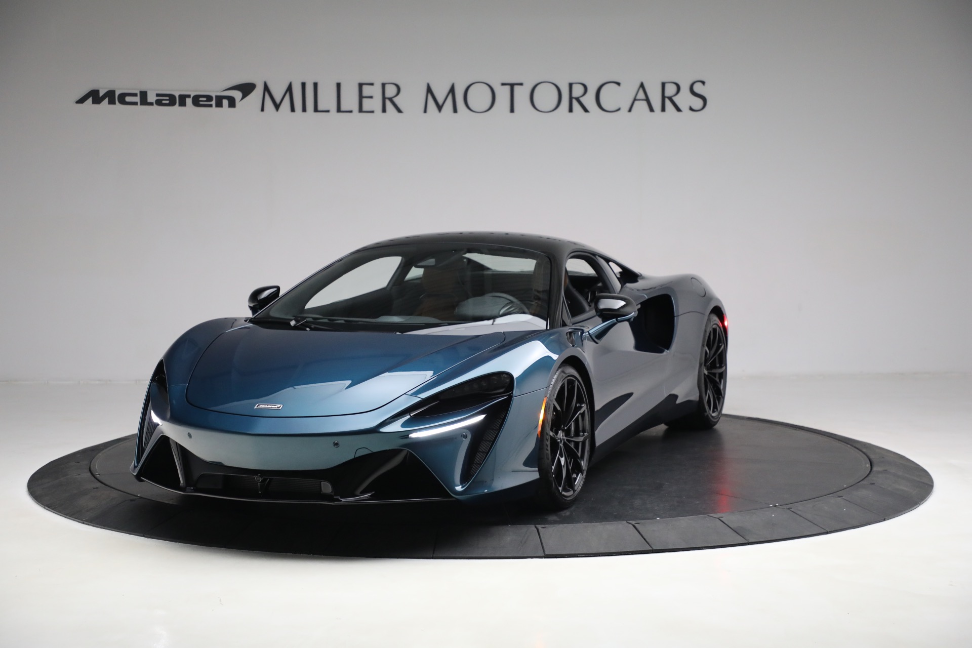 New 2023 McLaren Artura TechLux for sale $263,525 at McLaren Greenwich in Greenwich CT 06830 1