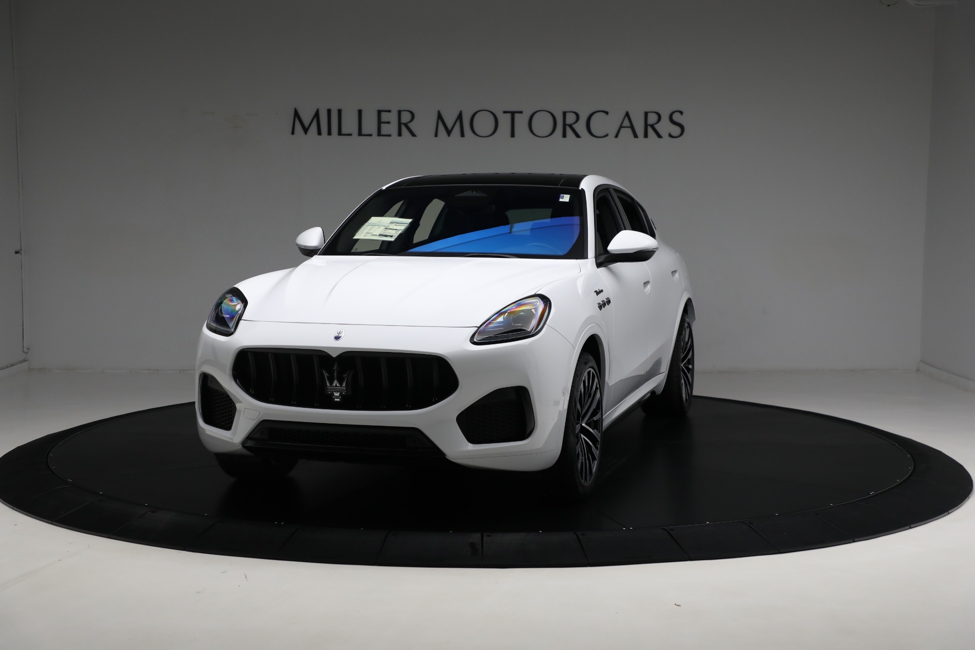 New 2023 Maserati Grecale Modena for sale $82,595 at McLaren Greenwich in Greenwich CT 06830 1