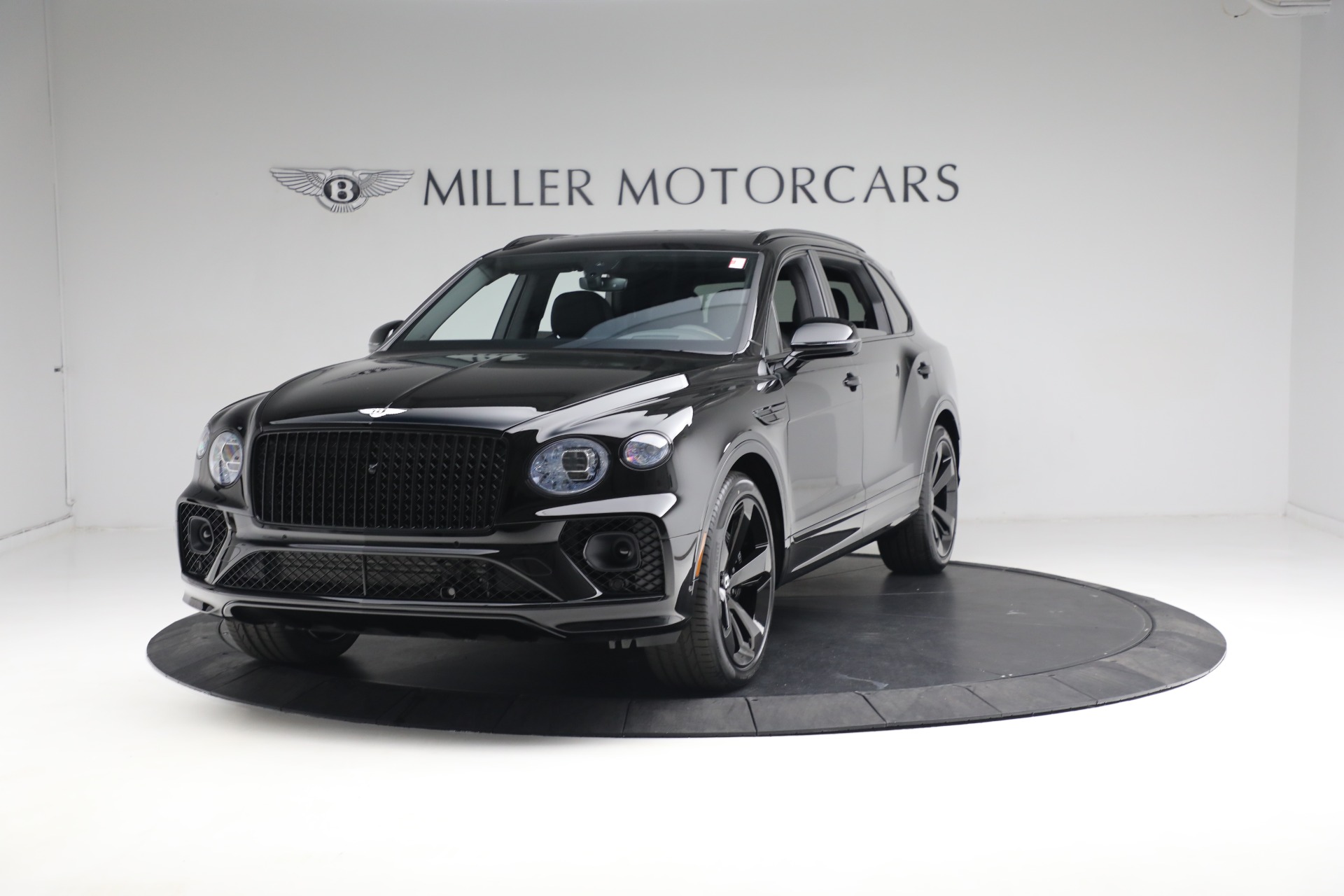 New 2023 Bentley Bentayga EWB V8 for sale $270,600 at McLaren Greenwich in Greenwich CT 06830 1