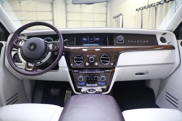 Used 2018 Rolls-Royce Phantom for sale $339,900 at McLaren Greenwich in Greenwich CT 06830 4