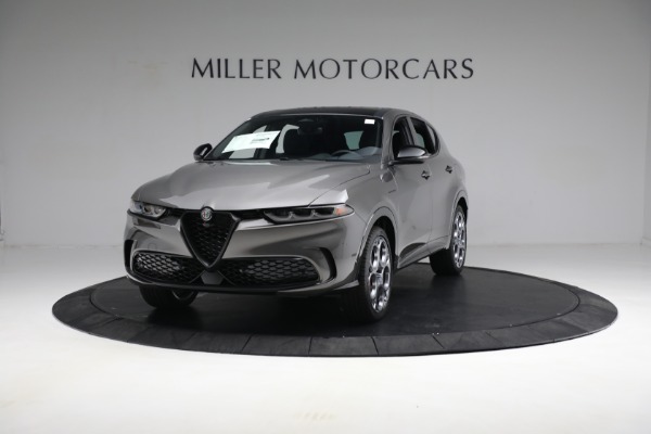 New 2024 Alfa Romeo Tonale Veloce for sale $55,300 at McLaren Greenwich in Greenwich CT 06830 1