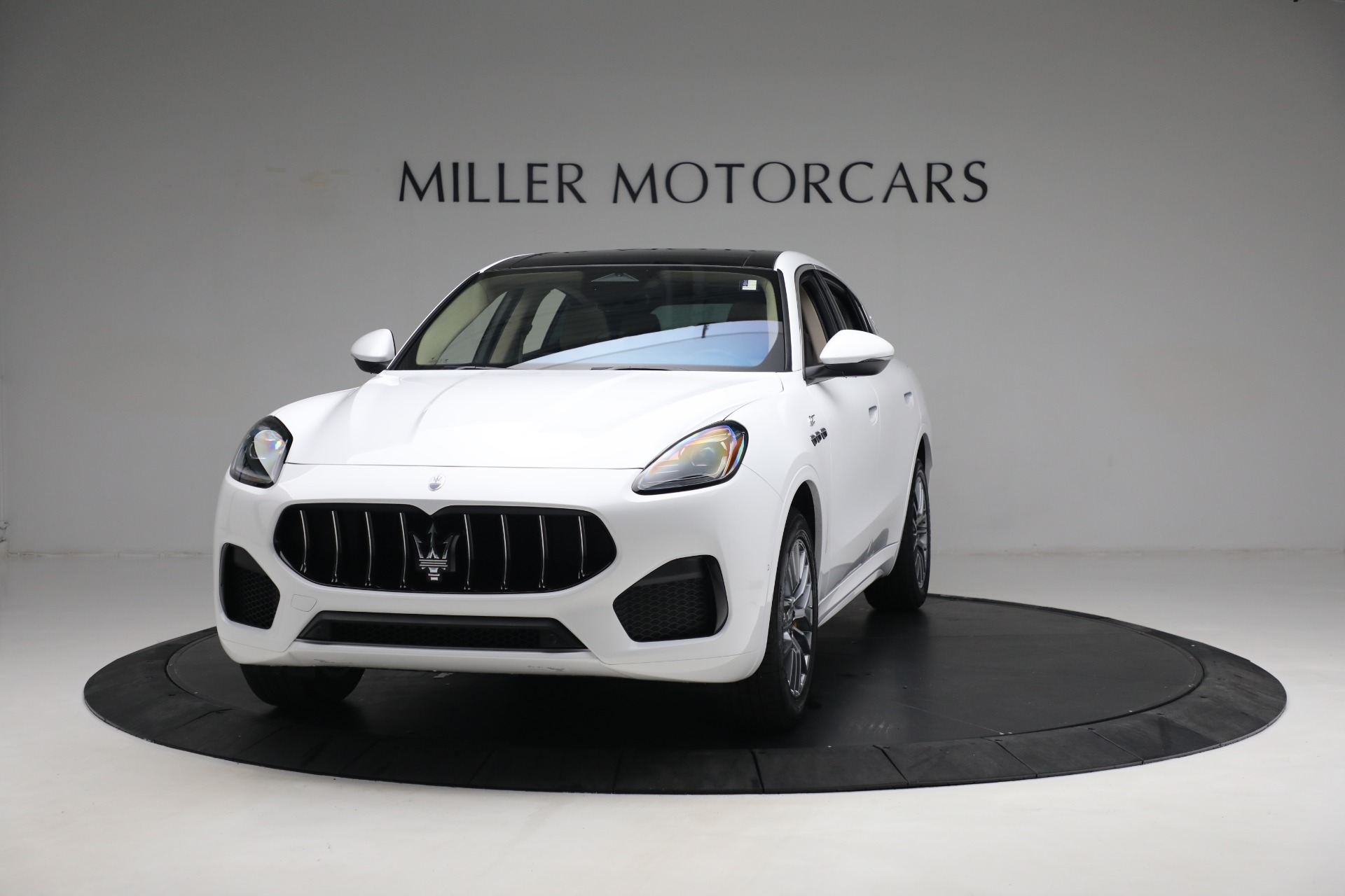 New 2023 Maserati Grecale GT for sale $73,201 at McLaren Greenwich in Greenwich CT 06830 1