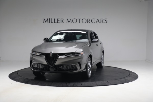 New 2024 Alfa Romeo Tonale Veloce for sale $57,300 at McLaren Greenwich in Greenwich CT 06830 1
