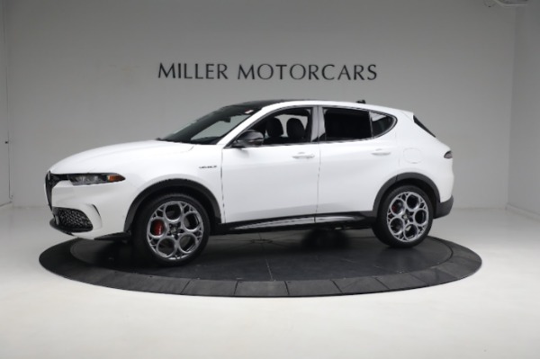 New 2024 Alfa Romeo Tonale Veloce for sale $56,640 at McLaren Greenwich in Greenwich CT 06830 3
