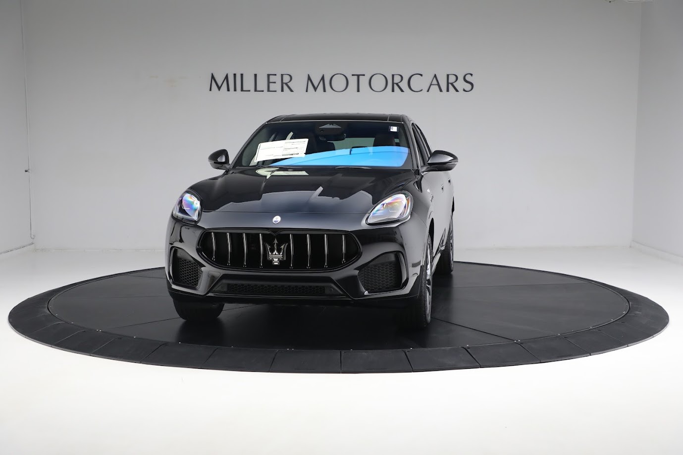 New 2023 Maserati Grecale GT for sale $74,001 at McLaren Greenwich in Greenwich CT 06830 1