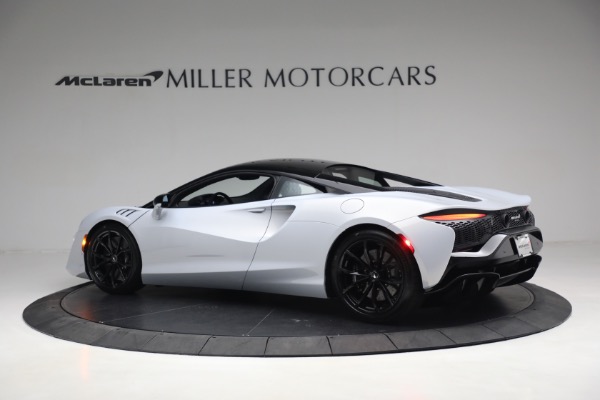 New 2023 McLaren Artura TechLux for sale $279,835 at McLaren Greenwich in Greenwich CT 06830 4