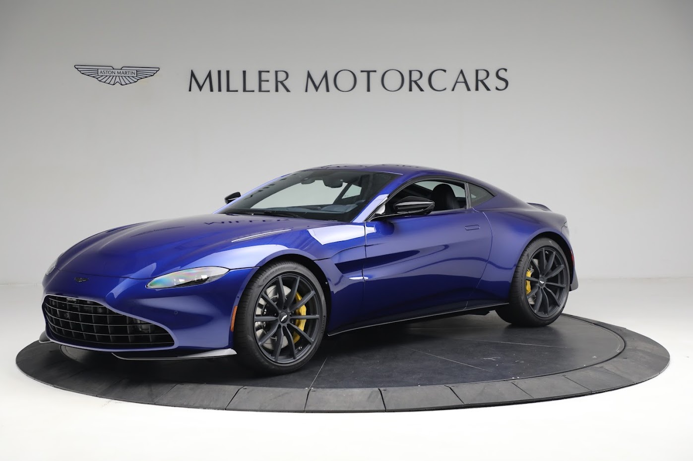 New 2023 Aston Martin Vantage V8 for sale $203,286 at McLaren Greenwich in Greenwich CT 06830 1
