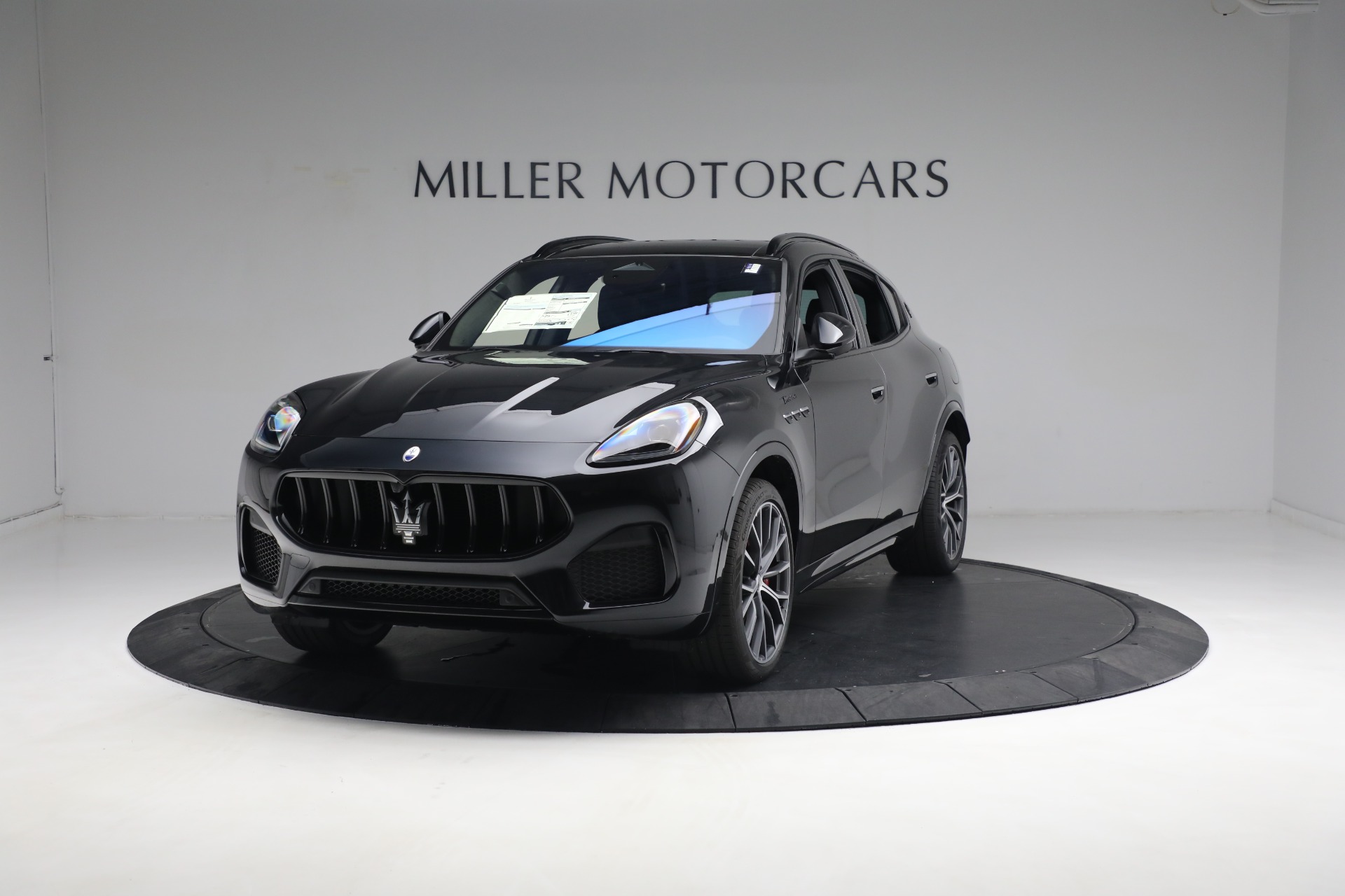 New 2023 Maserati Grecale Modena for sale $91,401 at McLaren Greenwich in Greenwich CT 06830 1