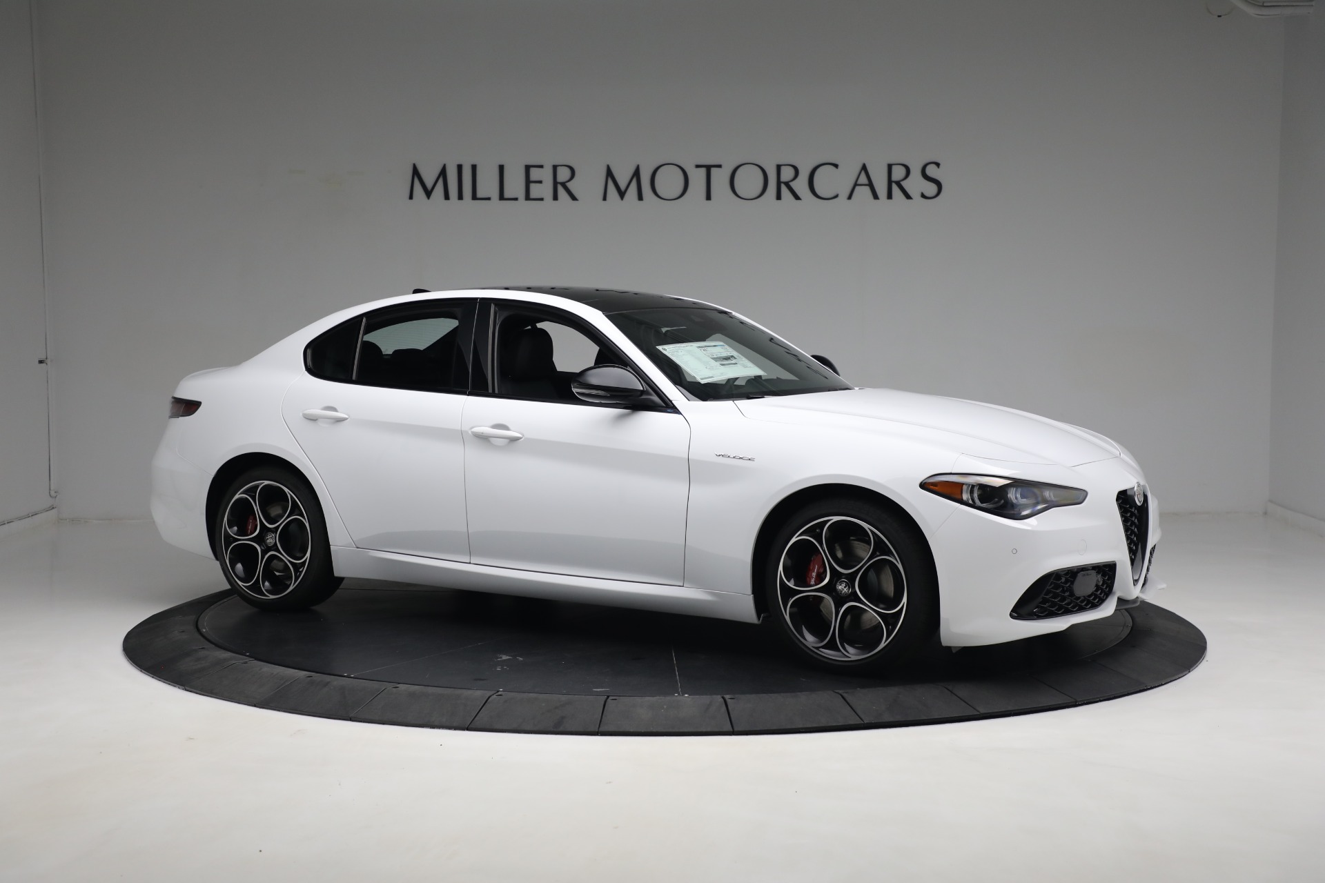 New 2024 Alfa Romeo Giulia Veloce for sale $53,940 at McLaren Greenwich in Greenwich CT 06830 1