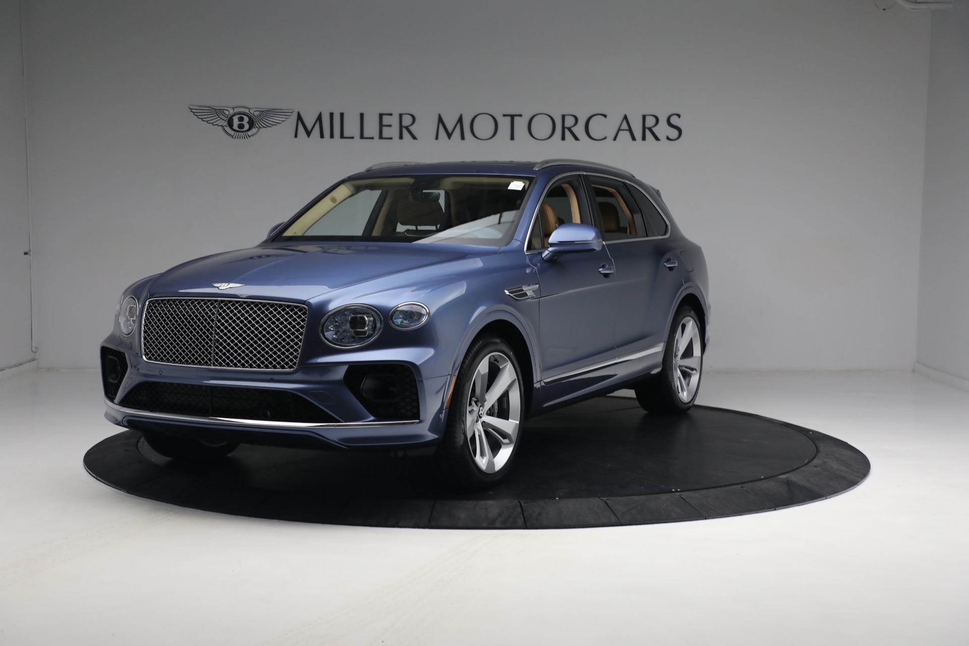 New 2023 Bentley Bentayga Hybrid for sale $250,740 at McLaren Greenwich in Greenwich CT 06830 1