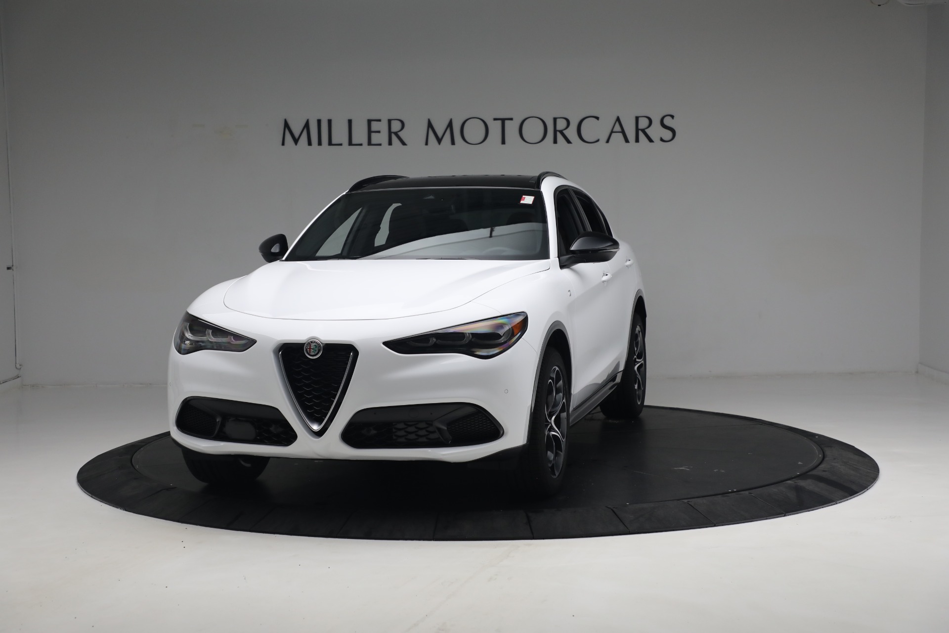 New 2024 Alfa Romeo Stelvio Ti for sale $54,570 at McLaren Greenwich in Greenwich CT 06830 1