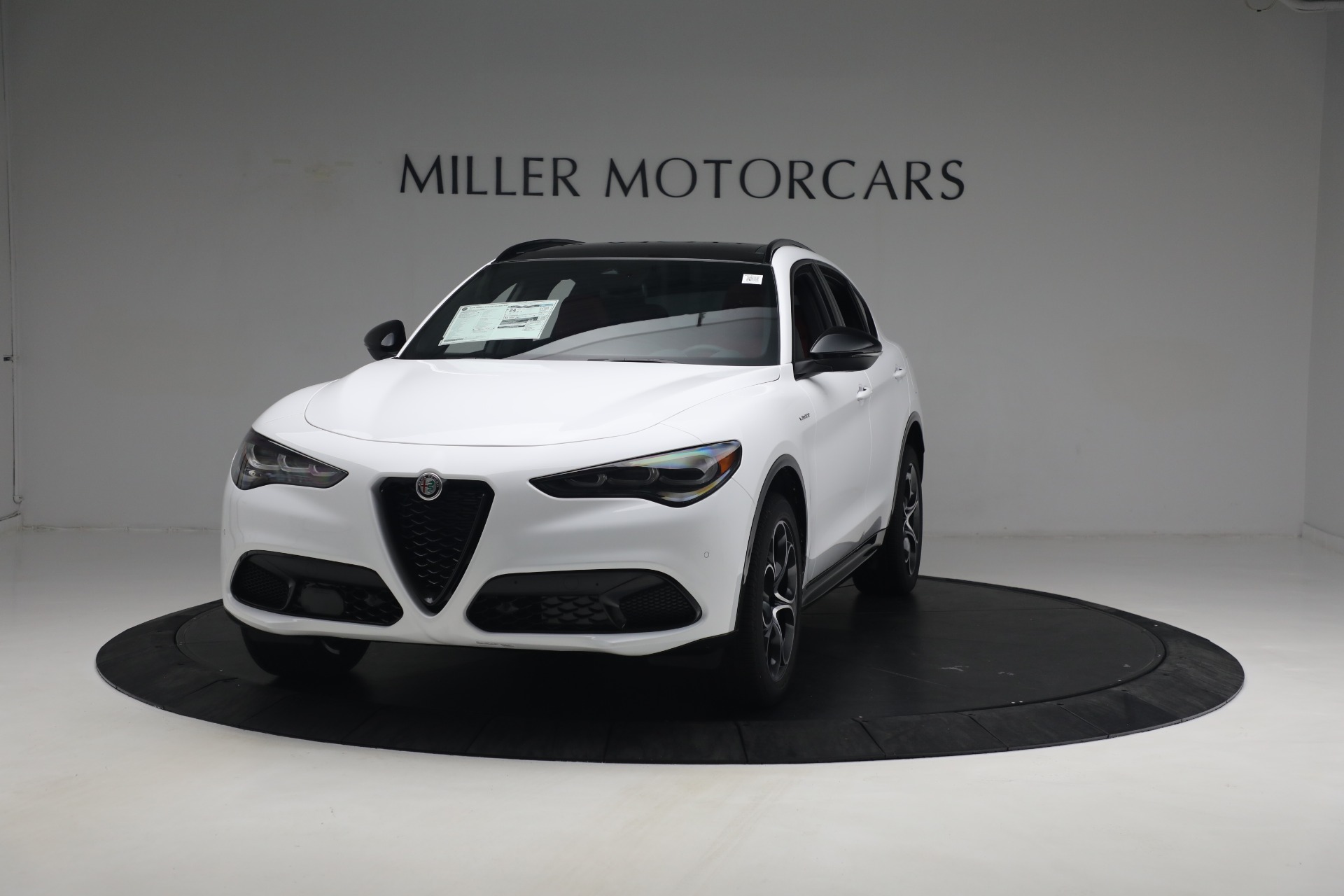 New 2024 Alfa Romeo Stelvio Veloce for sale $56,095 at McLaren Greenwich in Greenwich CT 06830 1
