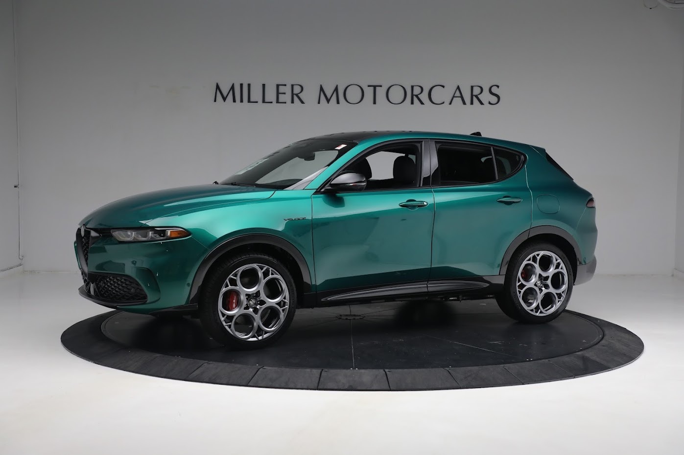New 2024 Alfa Romeo Tonale Veloce for sale $58,840 at McLaren Greenwich in Greenwich CT 06830 1