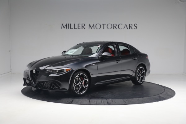 New 2024 Alfa Romeo Giulia Veloce for sale $55,350 at McLaren Greenwich in Greenwich CT 06830 2