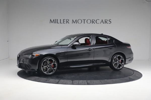 New 2024 Alfa Romeo Giulia Veloce for sale $55,350 at McLaren Greenwich in Greenwich CT 06830 3