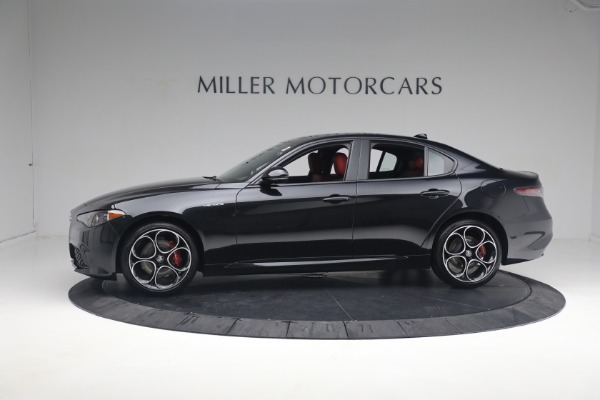 New 2024 Alfa Romeo Giulia Veloce for sale $55,350 at McLaren Greenwich in Greenwich CT 06830 4