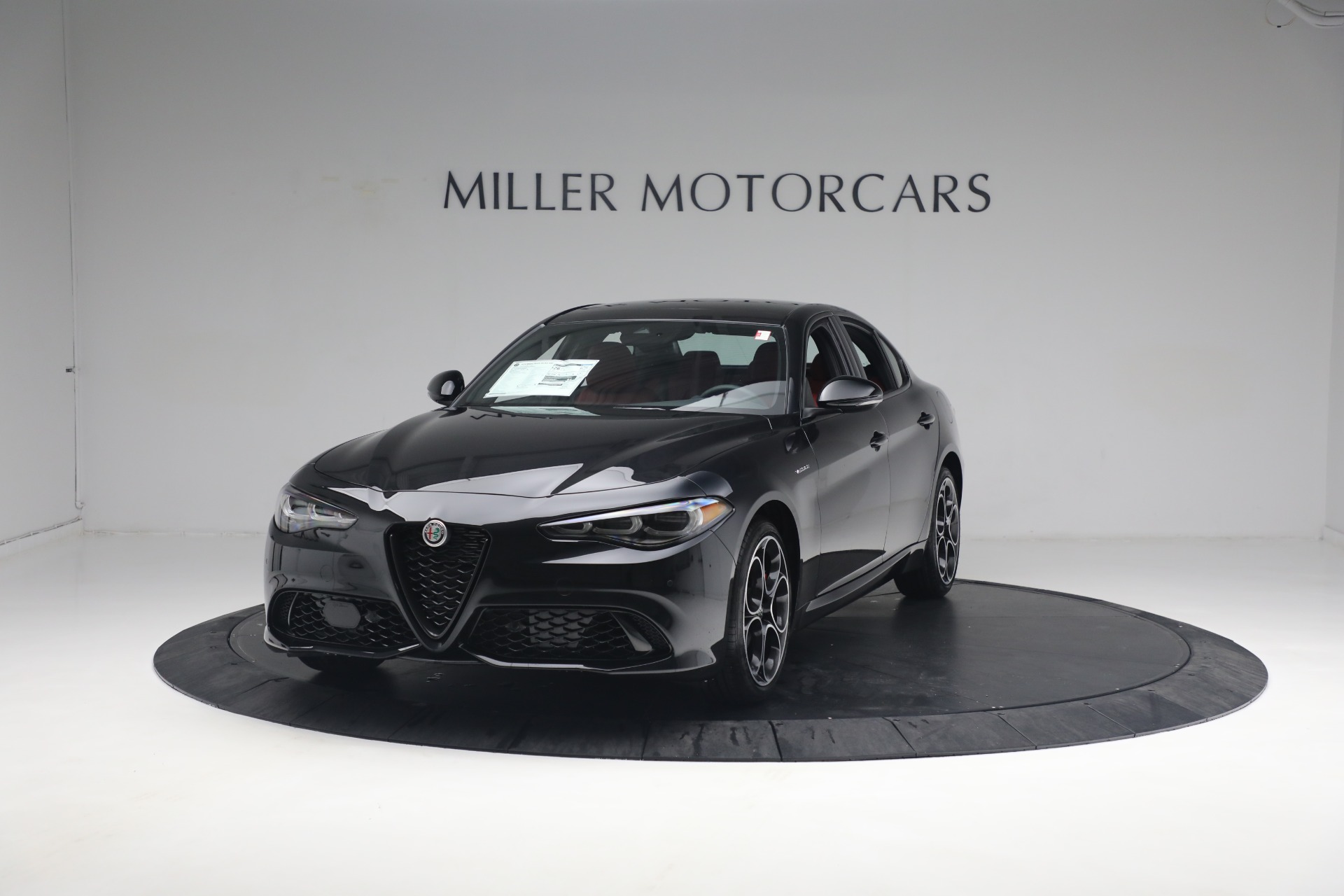 New 2024 Alfa Romeo Giulia Veloce for sale $55,350 at McLaren Greenwich in Greenwich CT 06830 1