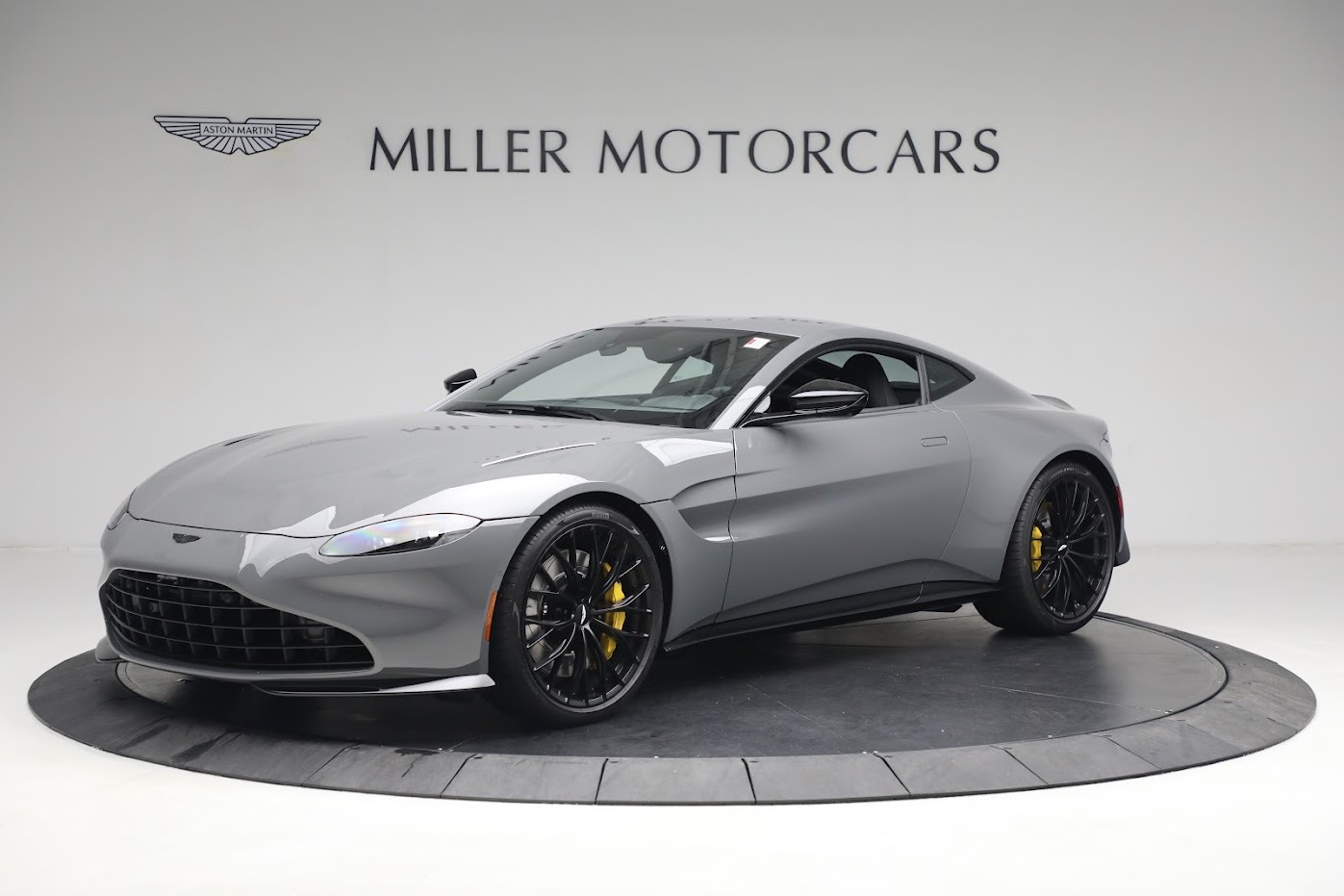 New 2023 Aston Martin Vantage V8 for sale $184,986 at McLaren Greenwich in Greenwich CT 06830 1