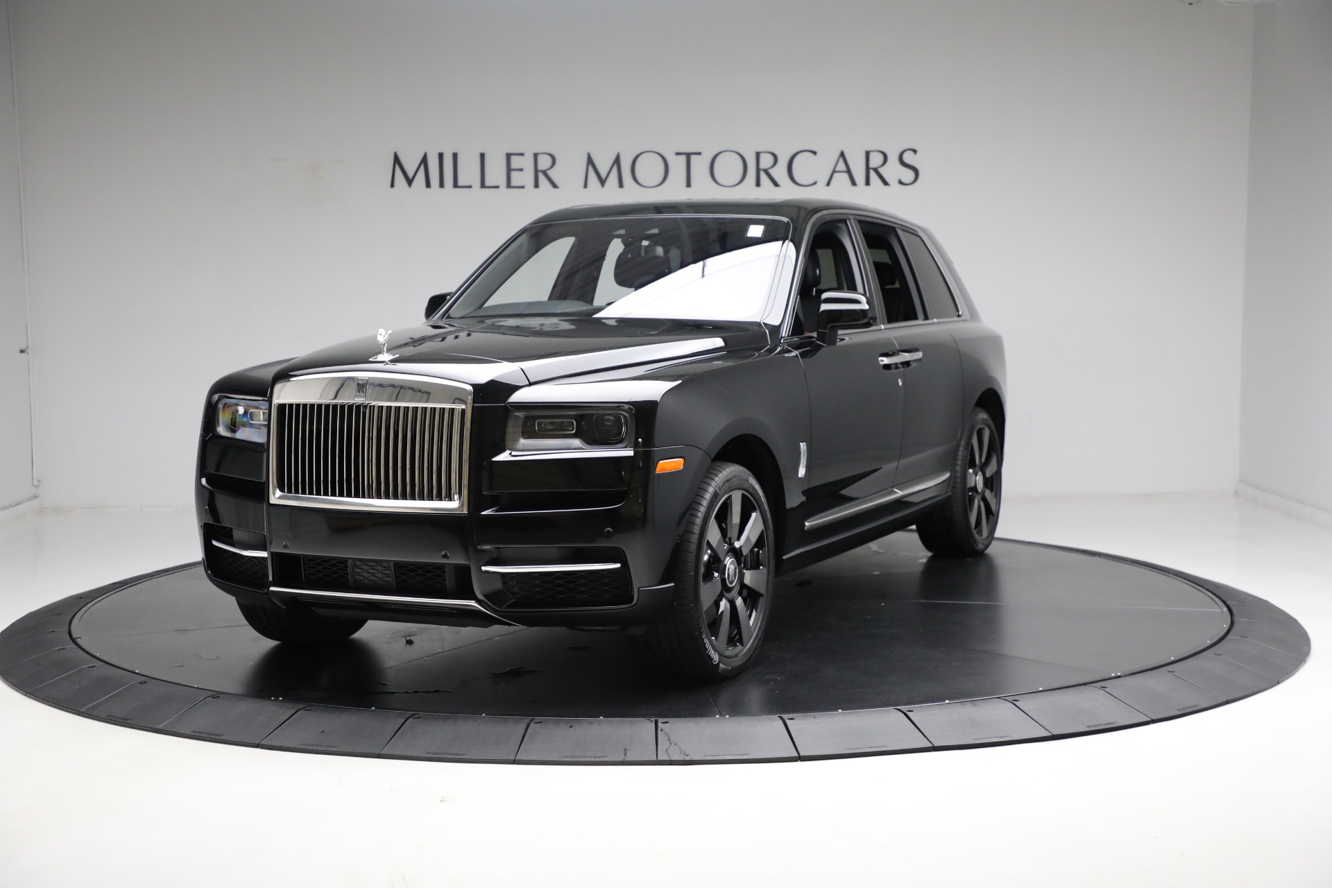 New 2024 Rolls-Royce Cullinan for sale $417,625 at McLaren Greenwich in Greenwich CT 06830 1